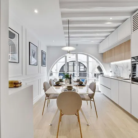 Historical House In The Heart Of * Paris