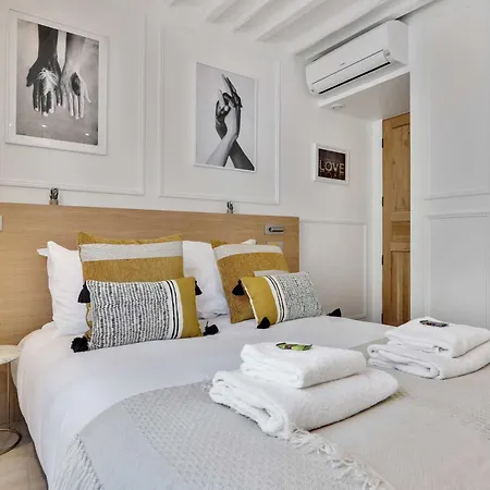 Historical House In The Heart Of Tatil Evi Paris