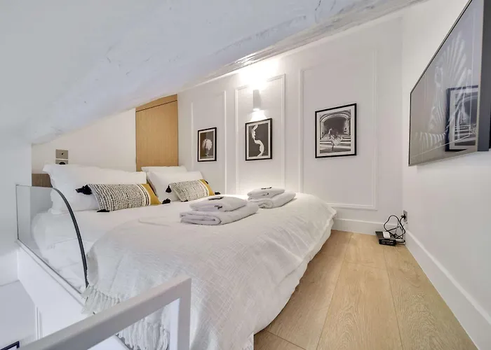 Historical House In The Heart Of بيت للعطل باريس